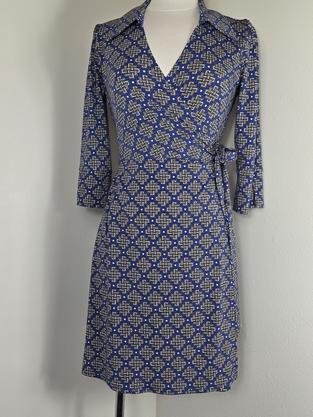 Laundry By Shelli Segal Blue and White Geometric Wrap Dress